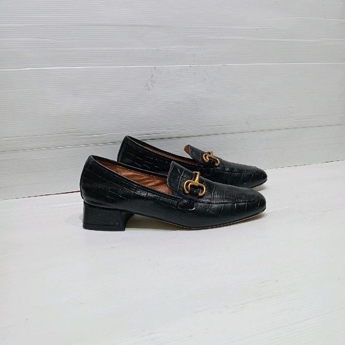 staccato size 36 // 230 cm ,kulit,second