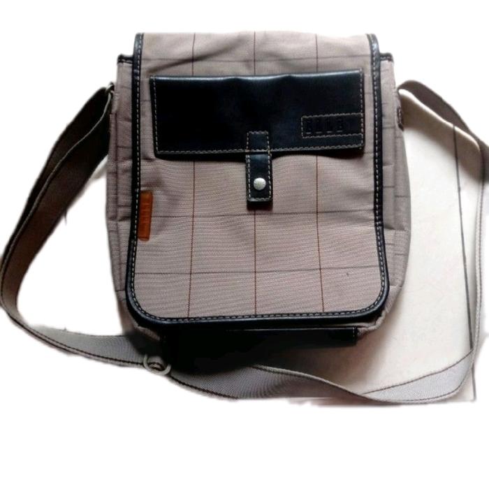 Elle Preloved Sling Bag untuk Pria, Tas Selempang dengan Banyak Kompartemen, Tas Kerja Formal dan Ha