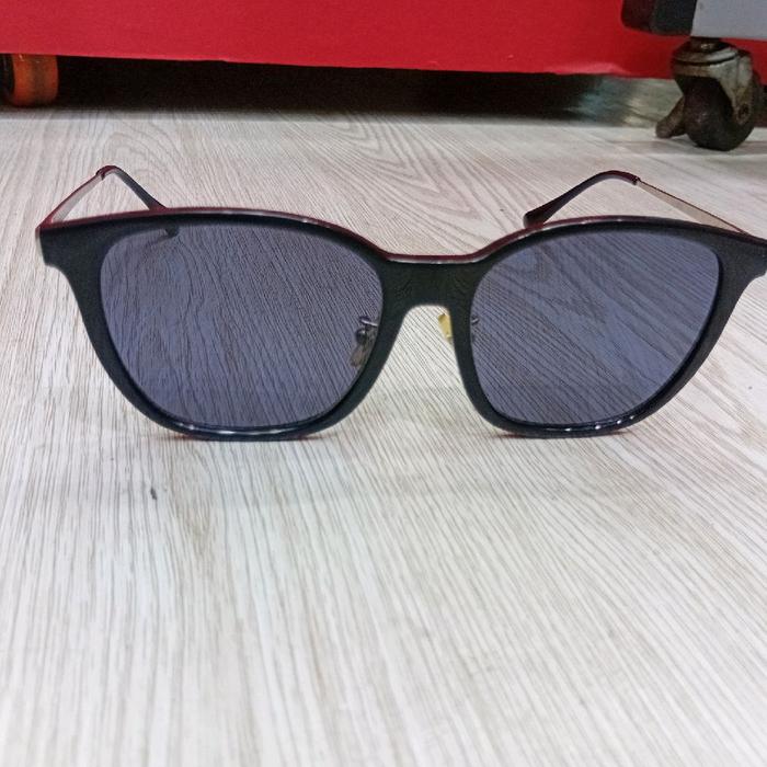 kacamata original Ray-Ban tipe WAYFARER