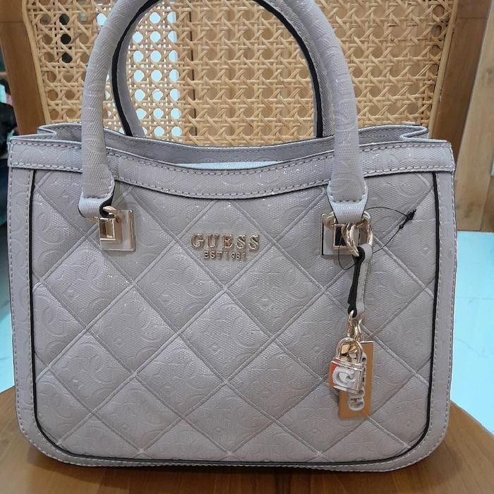 Tas Wanita Guess 3 Ruang Warna Abu Asli, Dapat DB dan Paper Bag, Tali Panjang, Muat Dompet Panjang