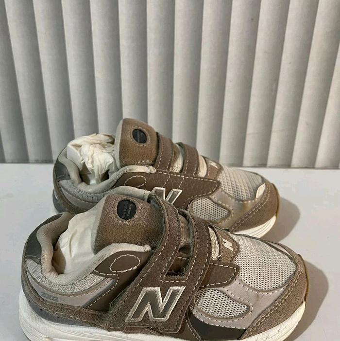 Sepatu Anak Second Original New Balance 2002R Size 26/15cm