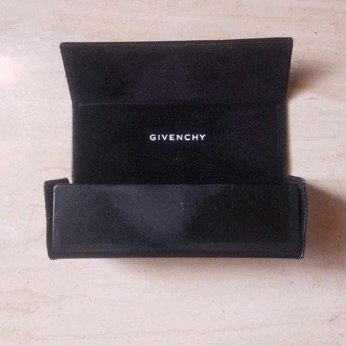 box kacamata Givenchy original