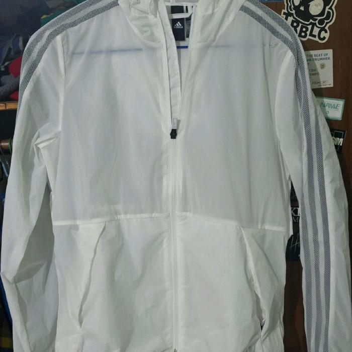 JAKET ADIDAS  Parasut running size XS kondisi baru