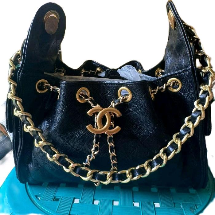 Tas Merk CHANEL Black handbag Preloved