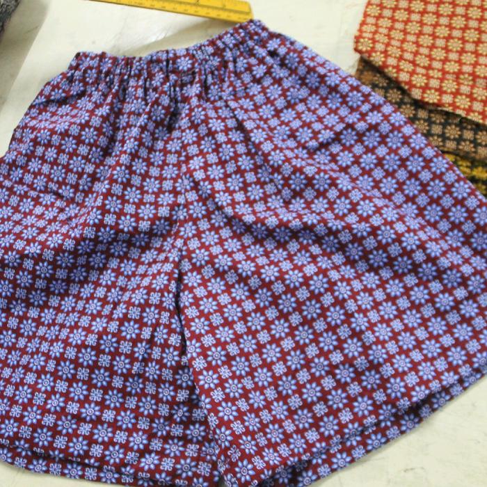 Celana Pendek Batik Anak SD Ungu - Fashion Anak Bunga