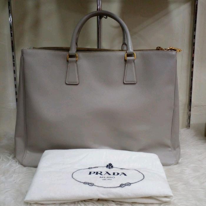 Tas Wanita Prada Saffiano Abu-abu Leather Large
