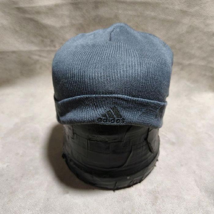 Topi beani rajut adidas abu bekas