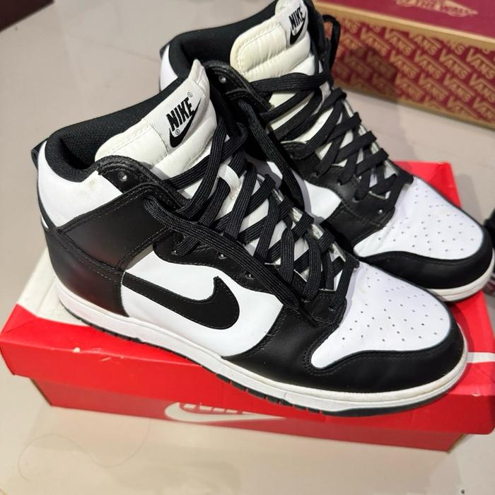 Nike Sepatu Sneakers Pria Wanita Hitam Putih Model High Top Nyaman dan Tahan Lama