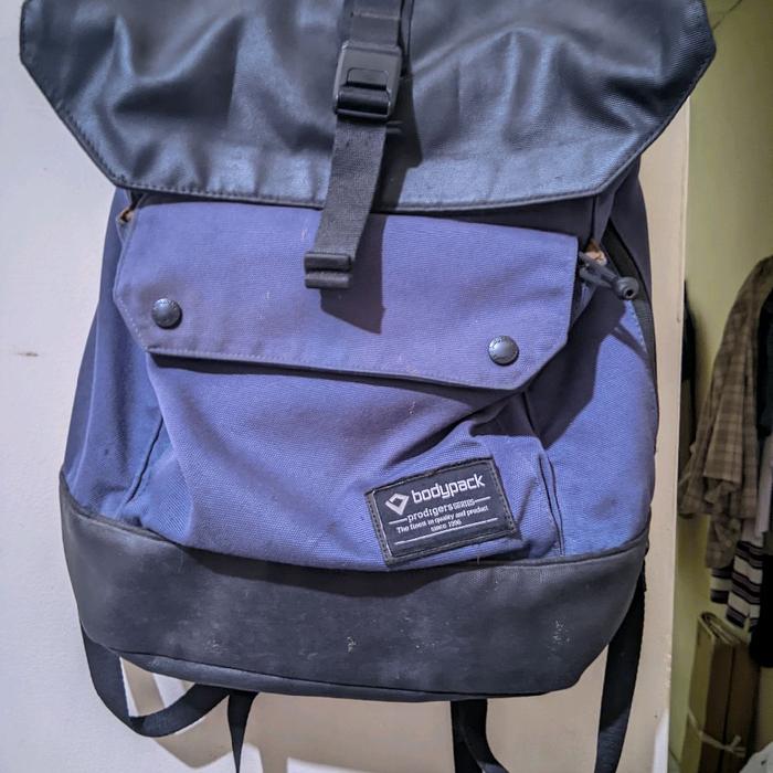 daypack bodypack ukuran 25L preloved