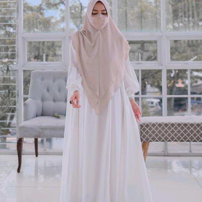 zafeetri basic polos ( Broken white ) dress only)....