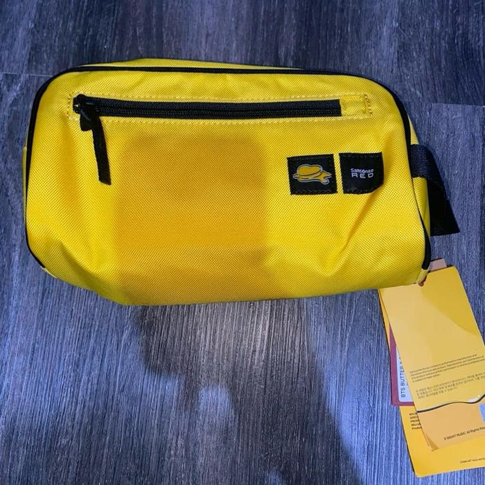 Samsonite BTS X SAMSONITE BT21 Tas Pinggang Warna Kuning dengan Desain Khas BT21