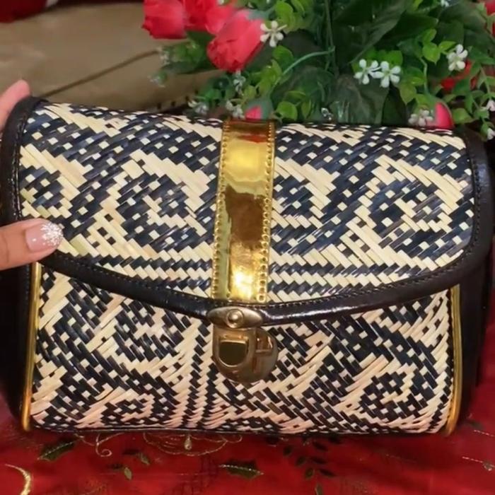 Tas Rotan Kalimantan Tengah Model Slingbag - Selempang