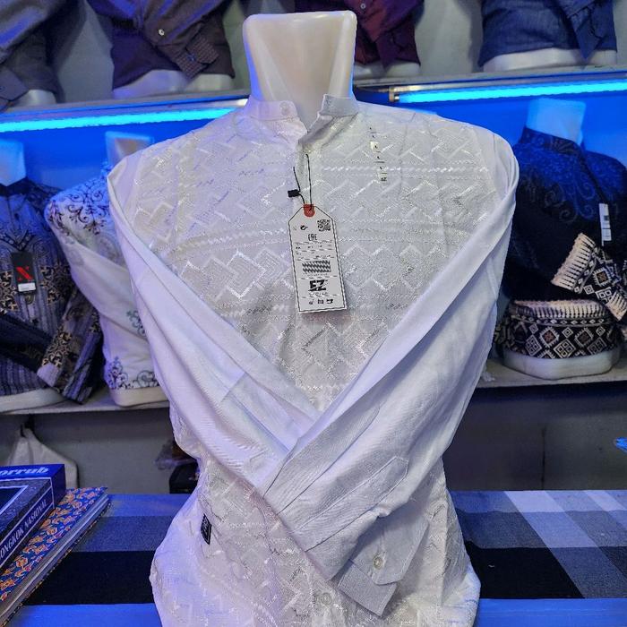 Komko Ezolla Bordir Brukat Slimpit Terbaru - Kemeja Pria Elegan dengan Desain Unik dan Kualitas Terb