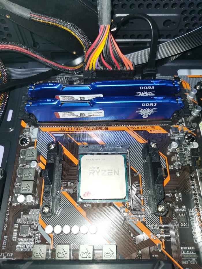 DDR3 RAM 2GB 4GB 8GB 1333MHz 1600MHz 1866MHz PC3-10600 PC3-12800