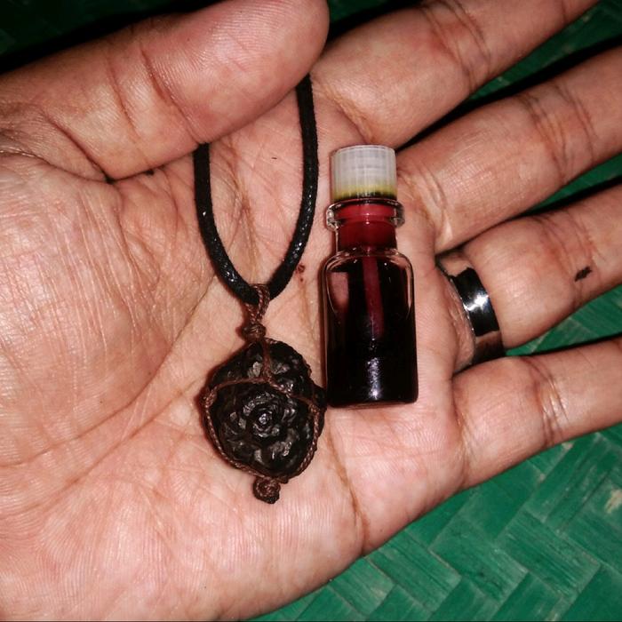 kalung liontin munta besi aktif
