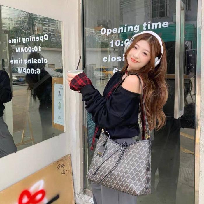 Emo tie shoulder women bag