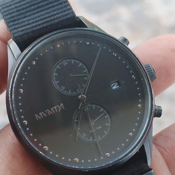 MVMT voyager edisi full black jam tangan pria original preloved/second/bekas