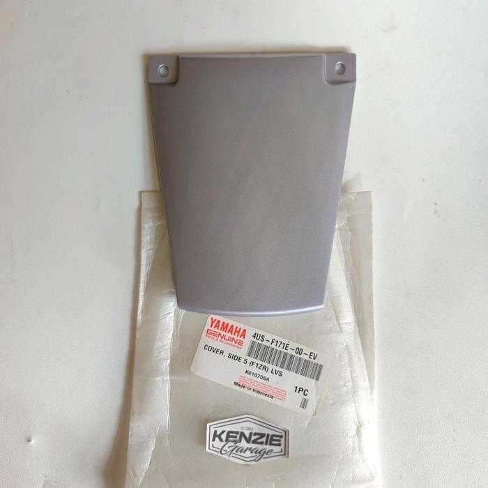 Sambungan Pet Pad Body Yamaha FIZR F1ZR Silver Lavender LVS Original YGP 4US-F171E-00-EV