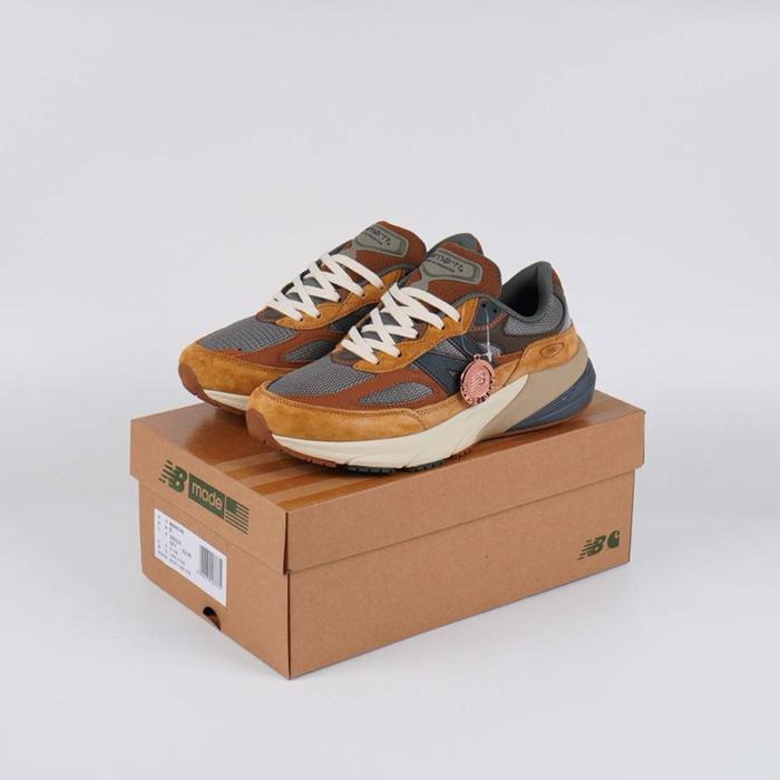 New Balance 990 x Carhartt