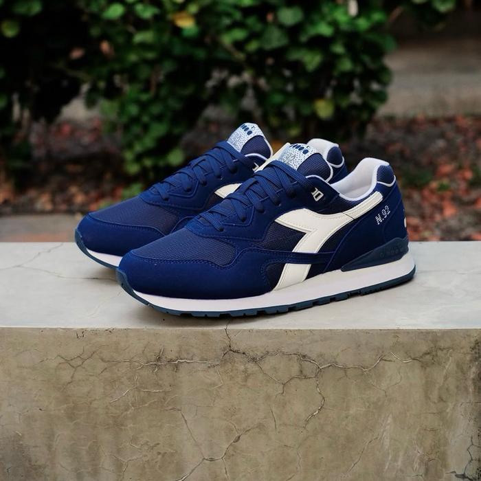 BNIB DIADORA N.92 NAVY PEONY