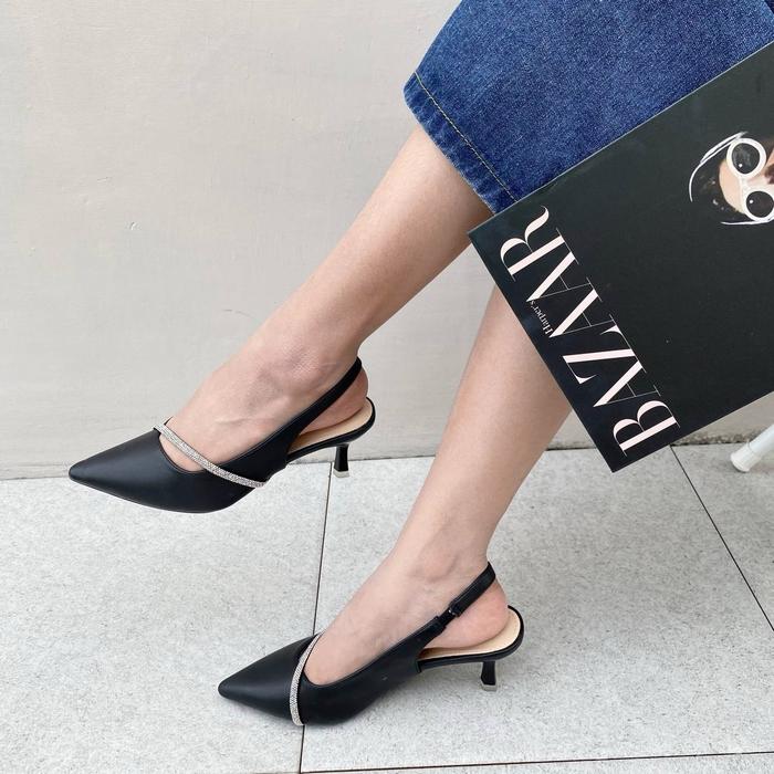 Simoncelli Sepatu Heels Tali Belakang 6 Cm Wanita Tali Mutiara Glossy Heels Kerja Hitam Black Cewek