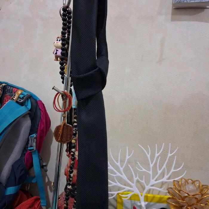 Dasi kerja branded Lawell warna hitam Limited edition Barang terawat Pemakaian pribadi