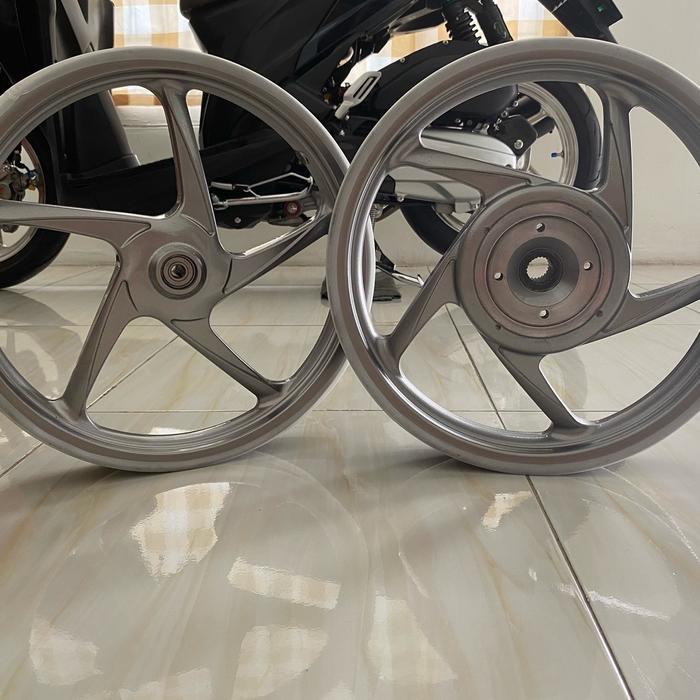 Velg vario 125 old tahun 2013 embos enkei