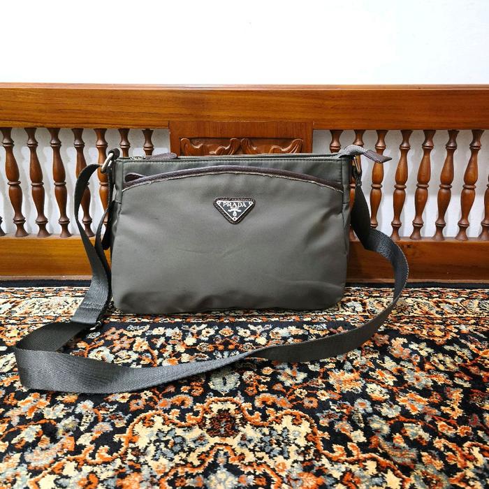 tas Sling bag prada nylon mix kulit