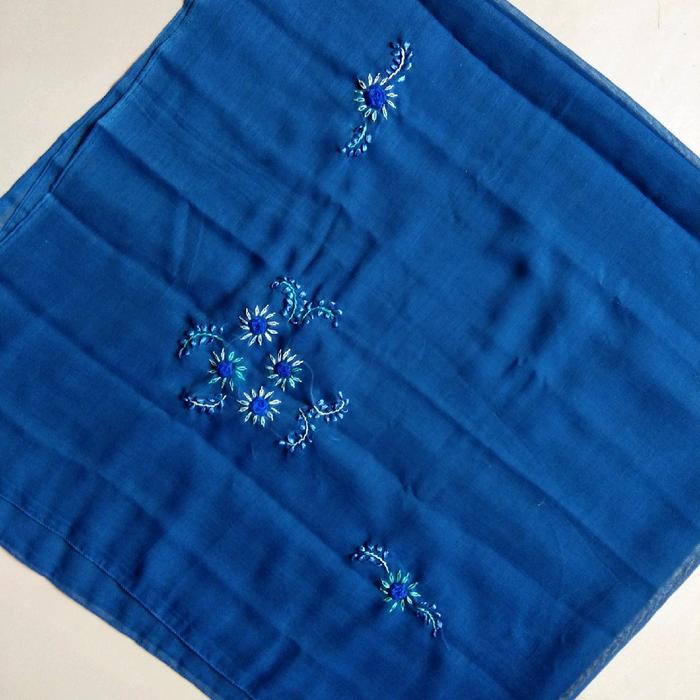 hijab sulam, set sarung bantal sulam,  totebag sulam, maskes sulam, table runner