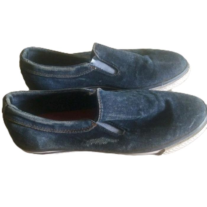 Sepatu slip on navy watchout Pria Kasual size 39