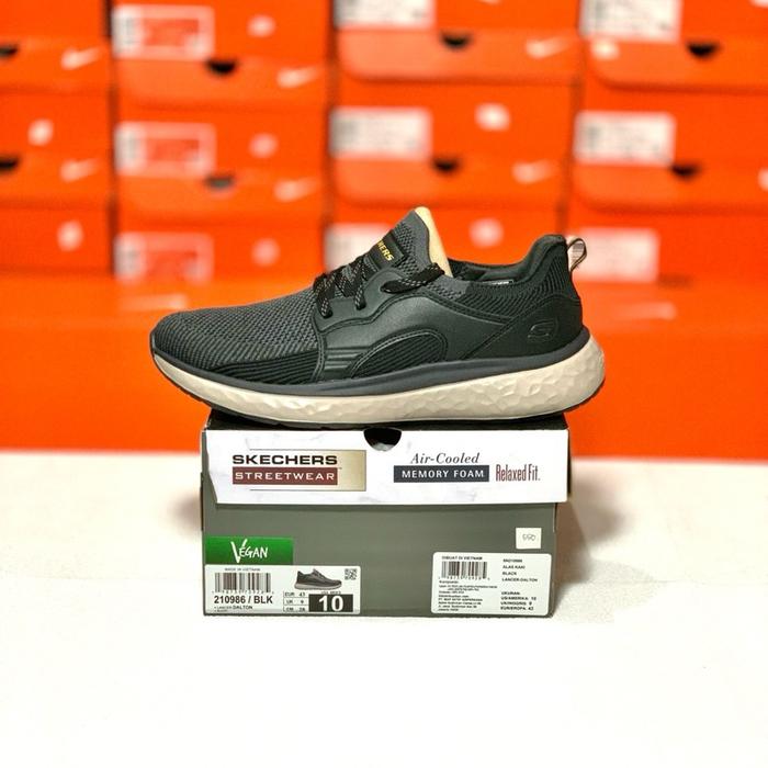 SKECHERS Sepatu Pria Lancer Dalton Black Original 210986 BLK dengan Fitur Air-Cooled Memory Foam dan