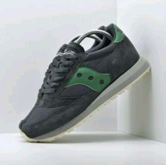 Sepatu Sneakers Pria Saucony Jazz 81 "Dark Grey Green" Shoes Casual Lifestyle