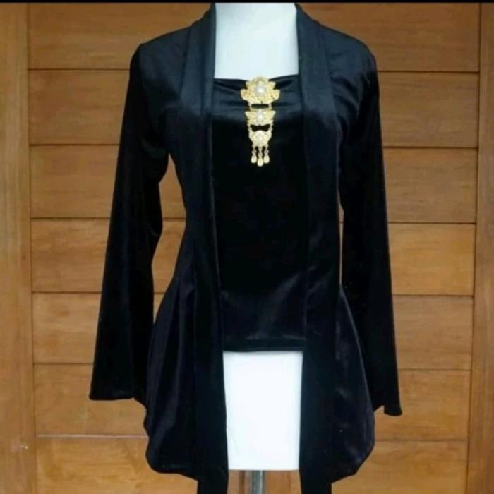 Kebaya Kutu Baru Bludru Hitam Polos Baju Adat