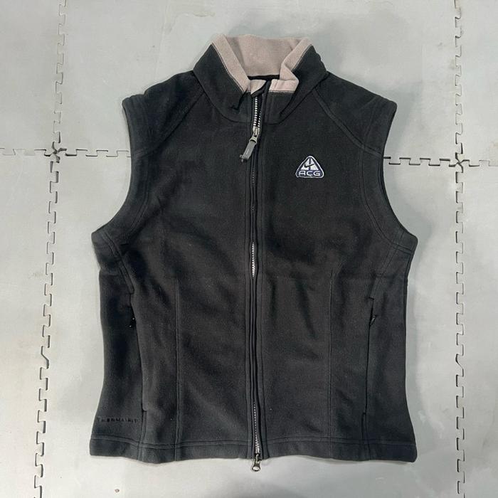 JAKET VEST NIKE ACG.