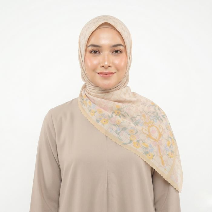 Wulang Narawangsa Hijab Segi Empat Flamingo Era Butter Yellow | Kerudung Segi Empat | Hijab Motif Se