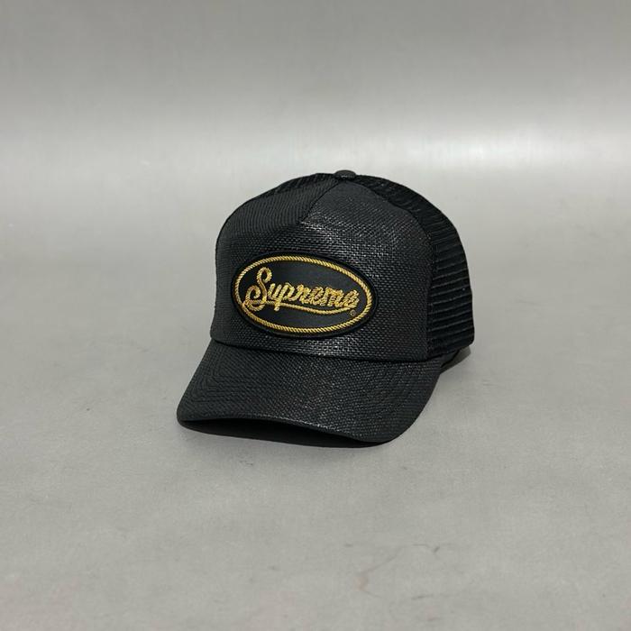 SUPREME - RAFIA MESH TRUCKER CAP BLACK S/S 26