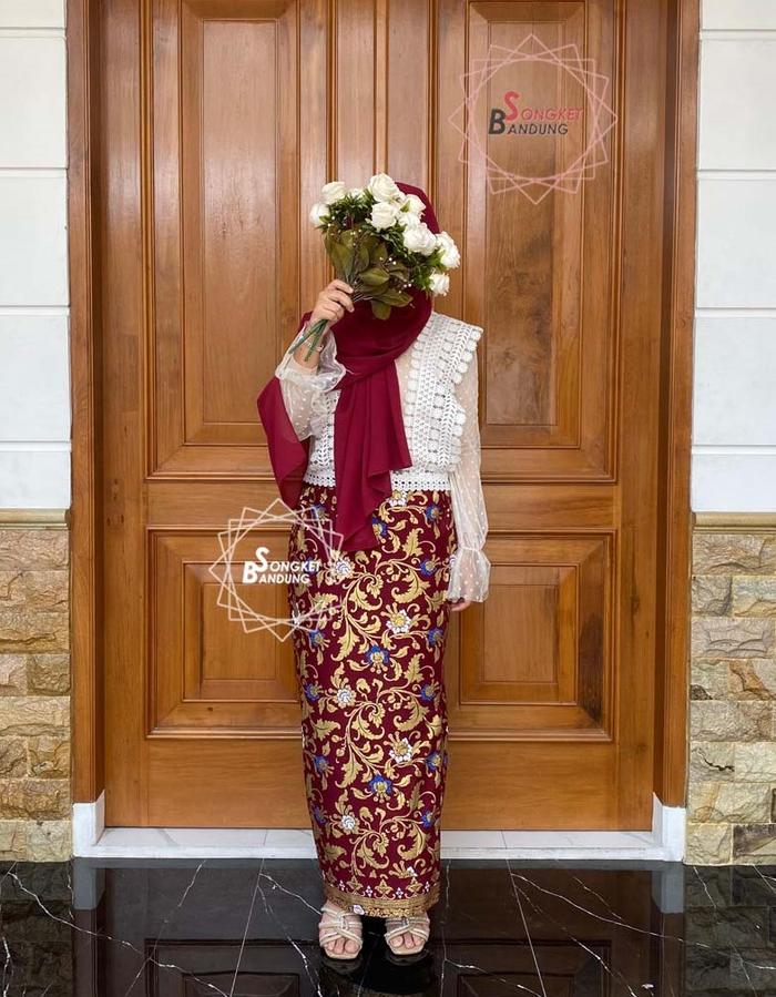 ROK MOTIF BUNGA BAKUNG SPAN REGULER MOTIF BATIK BALI BAHAN KATUN