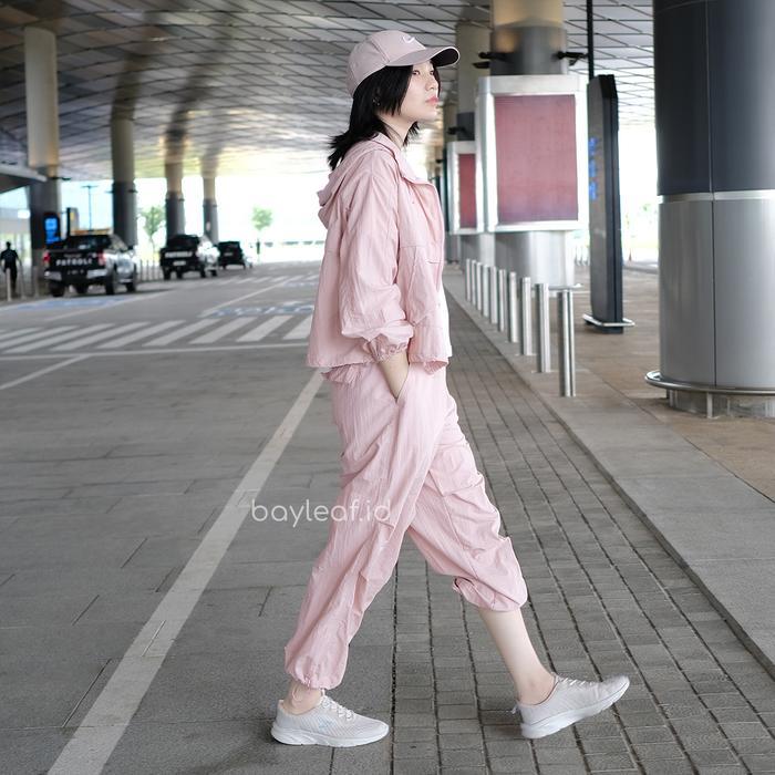 Bayleaf.Id Owen Jacket Croptop Polos / Jaket Parasut Olahraga Wanita