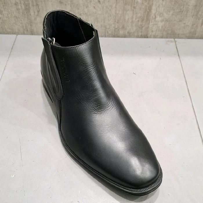 Watchout Sepatu Pria WC1001604 - Sepatu Kulit Hitam dengan Desain Elegan dan Nyaman untuk Penggunaan