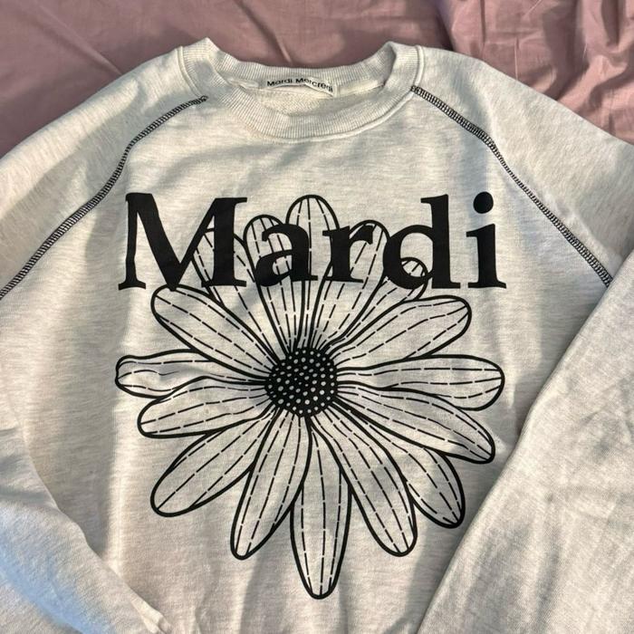 Mardi Mercredi Preloved AUTHENTIC Sweatshirt Oatmilk in Black