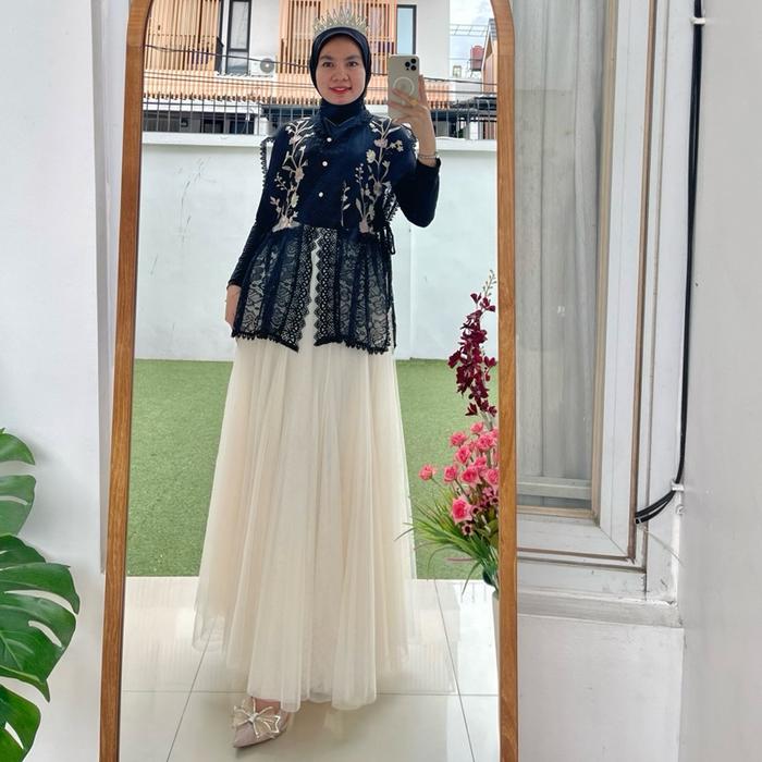 Vest Innara Set Inner Gamis Putih Tile Bordir Outer Hitam
