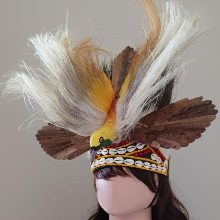 Topi mahkota cendrawasih khas papua