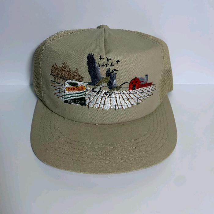TOPI VINTAGE DEKALB ART BEBEK