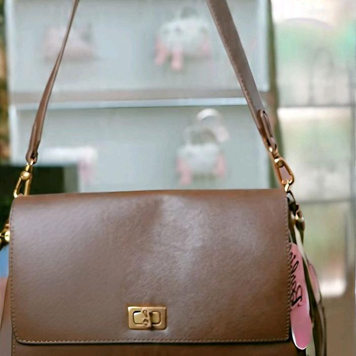 Tas Barbie Rodeo Mini Hitam & coklat Tas Doraemon dengan Desain Elegan dan Fungsi Praktis untuk Hari