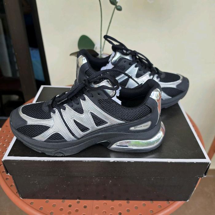 Sepatu Pria Second Original Michael Kors Kit Trainer Extreme Honeycomb Mesh Size 40-42 Istimewa Siap