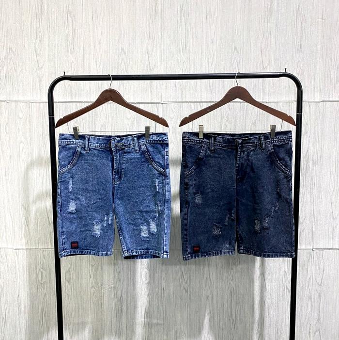 celana pendek levis sobek