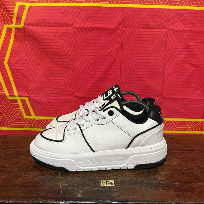 Sepatu second branded MLB yankees liner black size 42