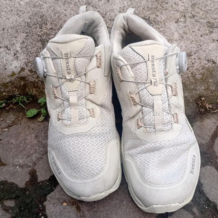 Sepatu gunung run trail Treksta Boa