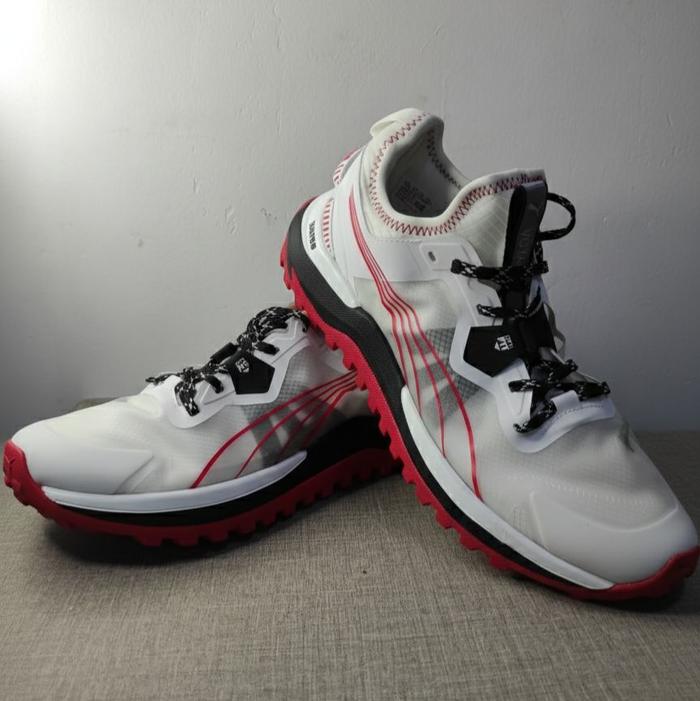 Sepatu Sneakers Puma Voyage Nitro Nimbus Cloud Sunblaze
