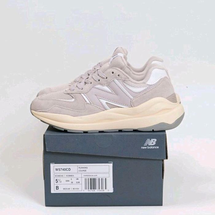 NEW BALANCE 5740 PURPLE TARO 100% BNIB